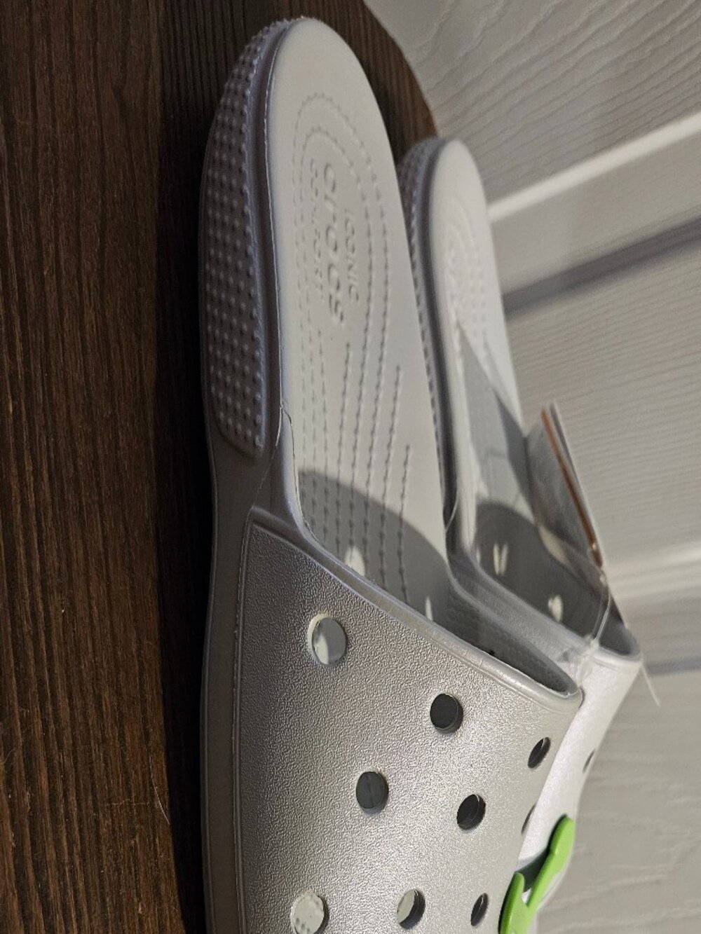Crocs silver sandals. Women's size 7 men's size 5. New with tags - Picture 3 of 5